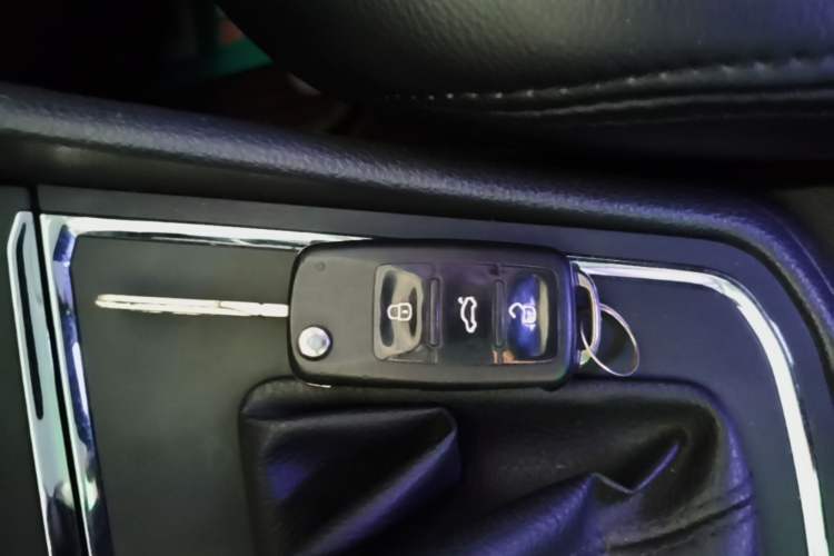Used Volkswagen Bora 2016 1.6L Automatic Fashion Model Vehicle Key