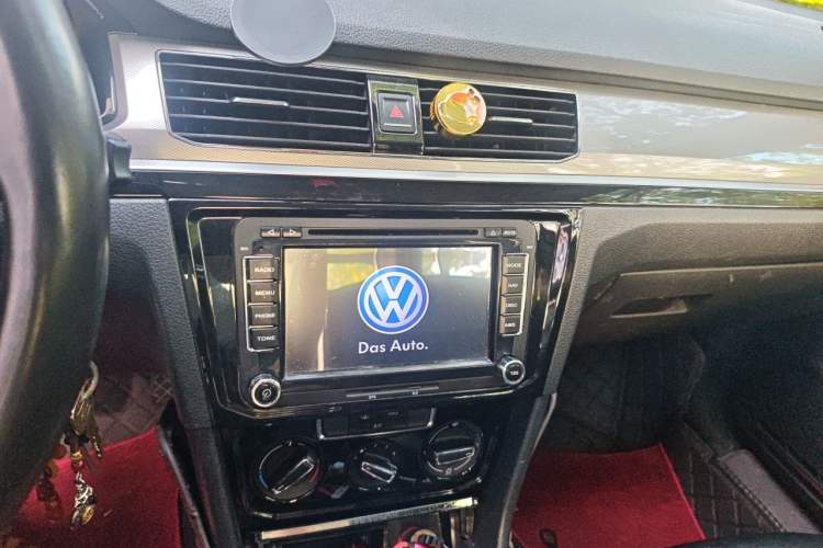 Used Volkswagen Bora 2016 1.6L Manual Comfort Model Audio And AC Panel