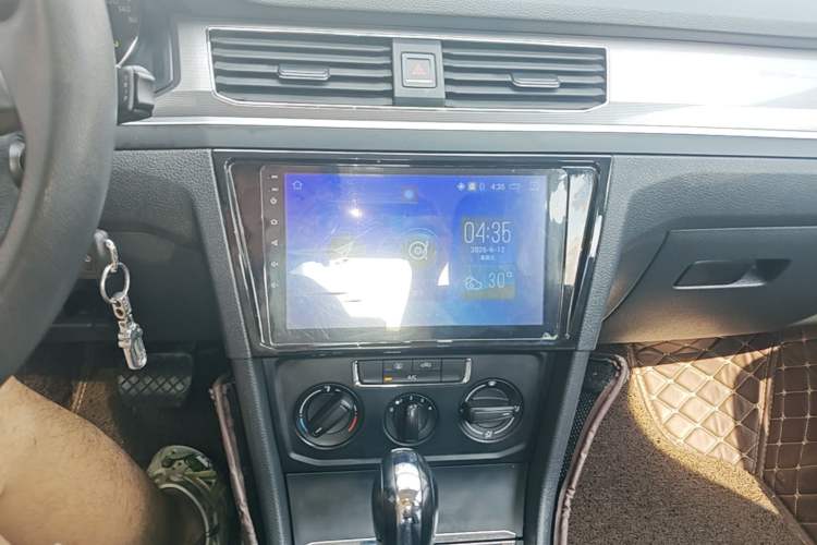 Used Volkswagen Bora 2016 1.6L Automatic Fashion Model Audio And AC Panel