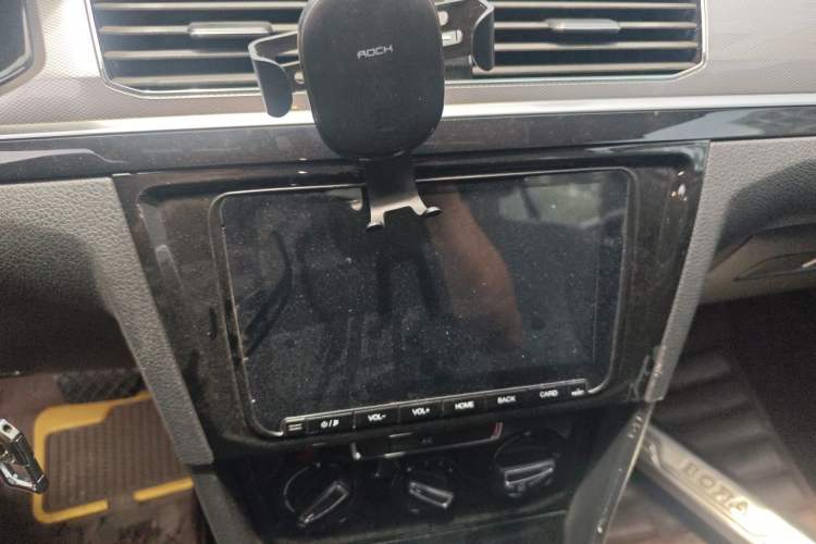 Used Volkswagen Bora 2016 1.6L Automatic Comfort Model Audio And AC Panel