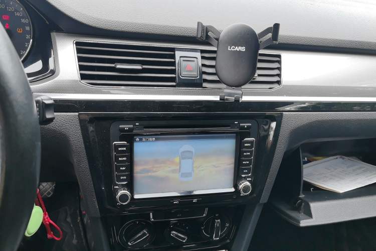 Used Volkswagen Bora 2016 1.6L Manual Comfort Model Audio And AC Panel