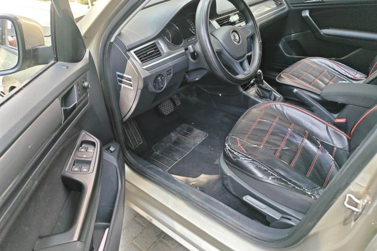Used Volkswagen Bora 2016 1.6L Automatic Fashion Model Driver Seat