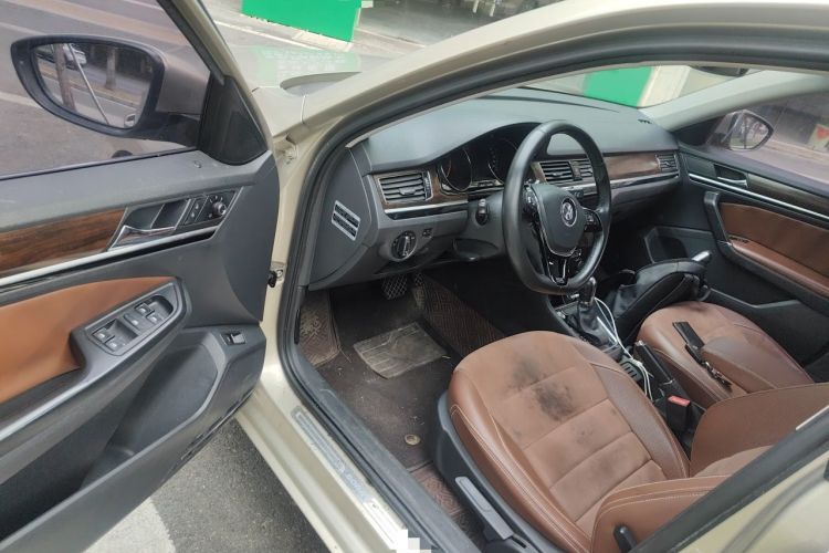 Used Volkswagen Bora 2016 1.6L Automatic Luxury Model Driver Seat