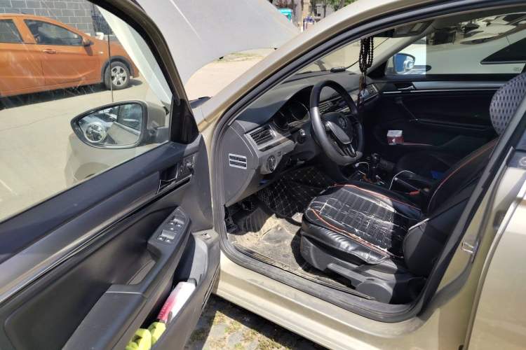 Used Volkswagen Bora 2016 1.6L Manual Comfort Model Driver Seat