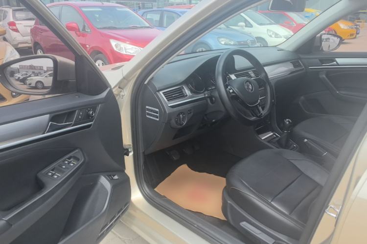 Used Volkswagen Bora 2016 1.6L Manual Comfort Model Driver Seat
