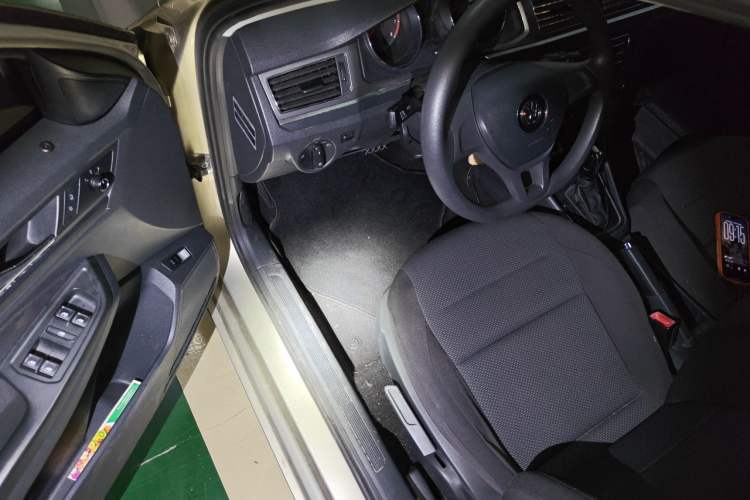 Used Volkswagen Bora 2016 1.6L Automatic Fashion Model Driver Seat