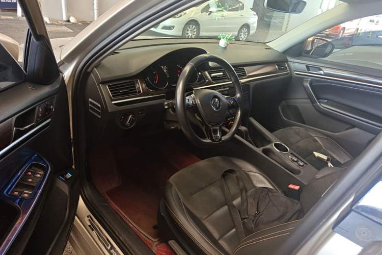 Used Volkswagen Bora 2016 1.6L Automatic Luxury Model Driver Seat