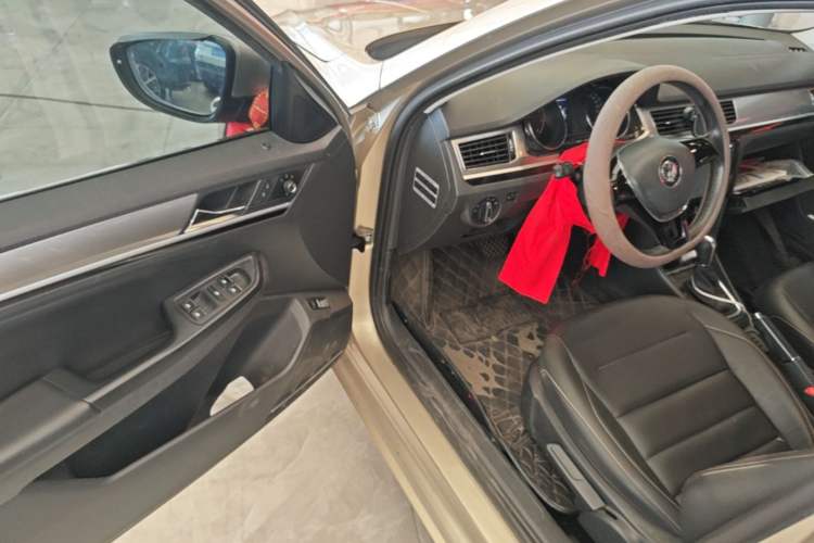 Used Volkswagen Bora 2016 1.6L Automatic Comfort Model Driver Seat