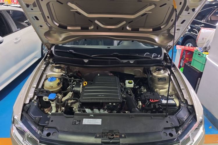 Used Volkswagen Bora 2016 1.6L Automatic Comfort Model Engine Bay