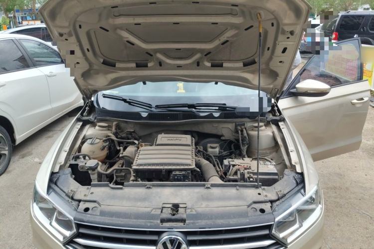 Used Volkswagen Bora 2016 1.6L Automatic Fashion Model Engine Bay