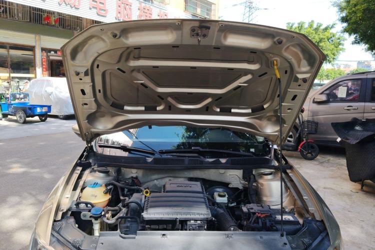 Used Volkswagen Bora 2016 1.6L Automatic Comfort Model Engine Bay