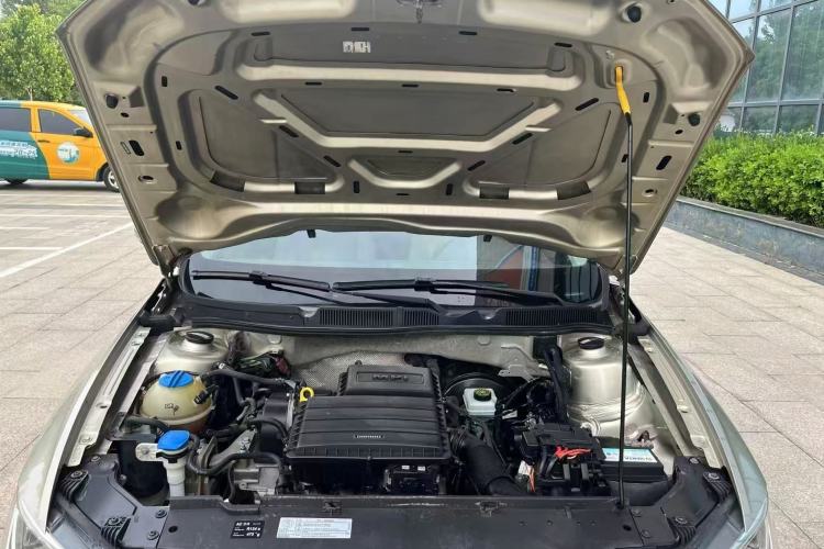 Used Volkswagen Bora 2016 1.6L Automatic Fashion Model Engine Bay