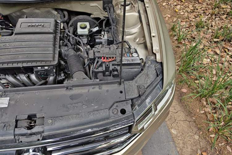 Used Volkswagen Bora 2016 1.6L Automatic Luxury Model Engine Bay Left
