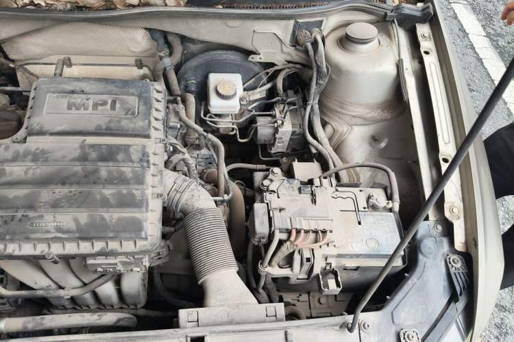 Used Volkswagen Bora 2016 1.6L Manual Comfort Model Engine Bay Left