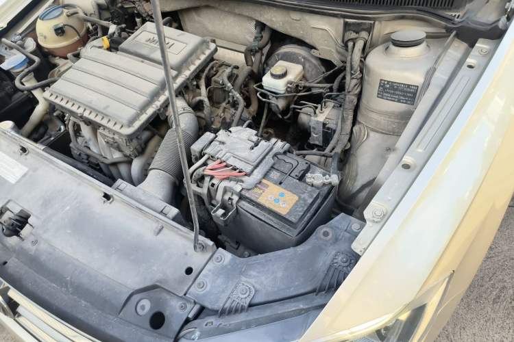 Used Volkswagen Bora 2016 1.6L Manual Comfort Model Engine Bay Left