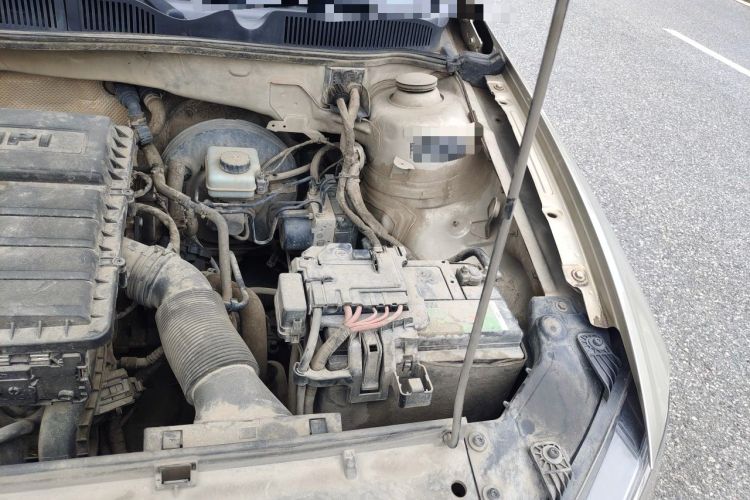 Used Volkswagen Bora 2016 1.6L Manual Comfort Model Engine Bay Left