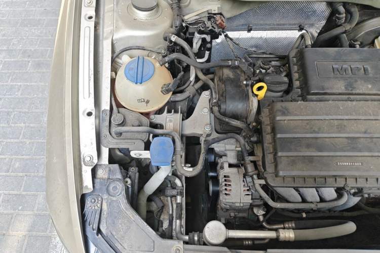 Used Volkswagen Bora 2016 1.6L Automatic Fashion Model Engine Bay Right