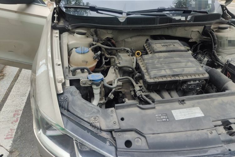 Used Volkswagen Bora 2016 1.6L Automatic Luxury Model Engine Bay Right