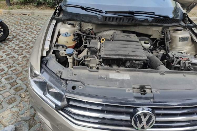Used Volkswagen Bora 2016 1.6L Automatic Comfort Model Engine Bay Right