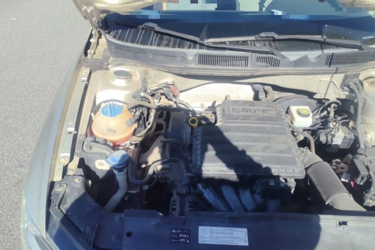 Used Volkswagen Bora 2016 1.6L Manual Fashion Edition Engine Bay Right