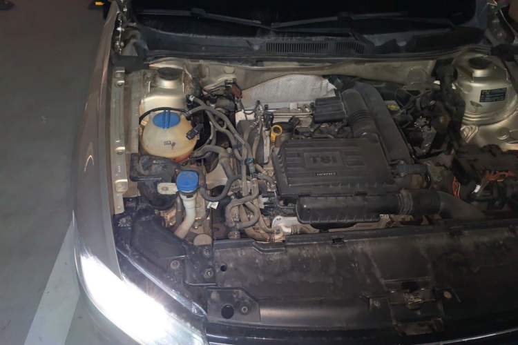 Used Volkswagen Bora 2016 230TSI DSG Luxury Version Engine Bay Right