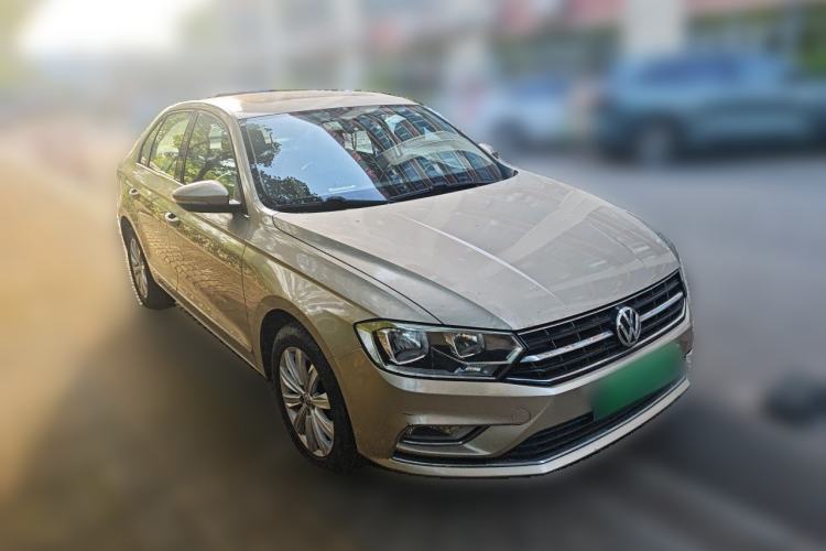 Used Volkswagen Bora 2016 1.6L Manual Comfort Model Front Right 45 Deg