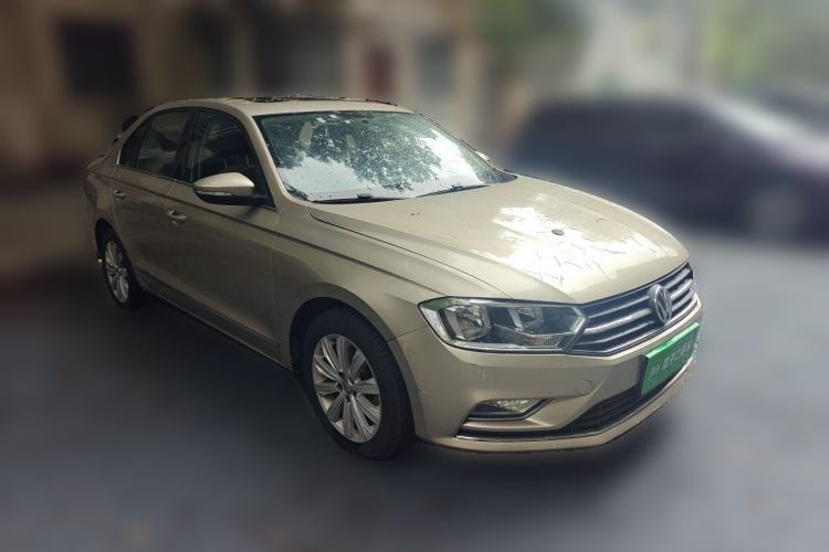 Used Volkswagen Bora 2016 1.6L Manual Comfort Model Front Right 45 Deg