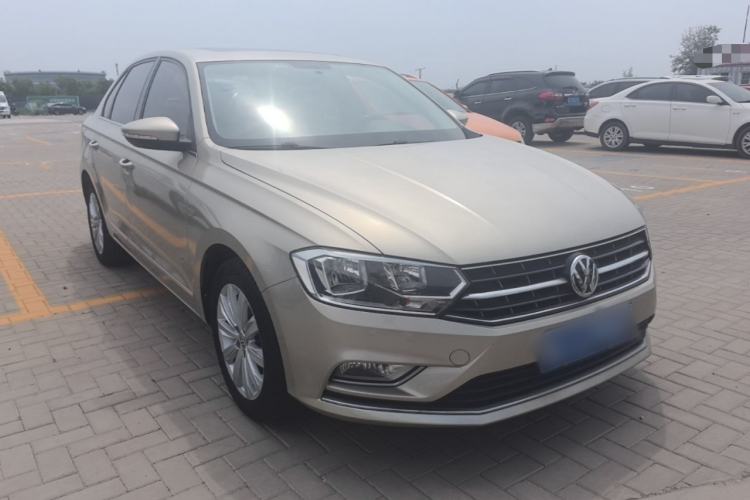 Used Volkswagen Bora 2016 1.6L Manual Comfort Model Front Right 45 Deg