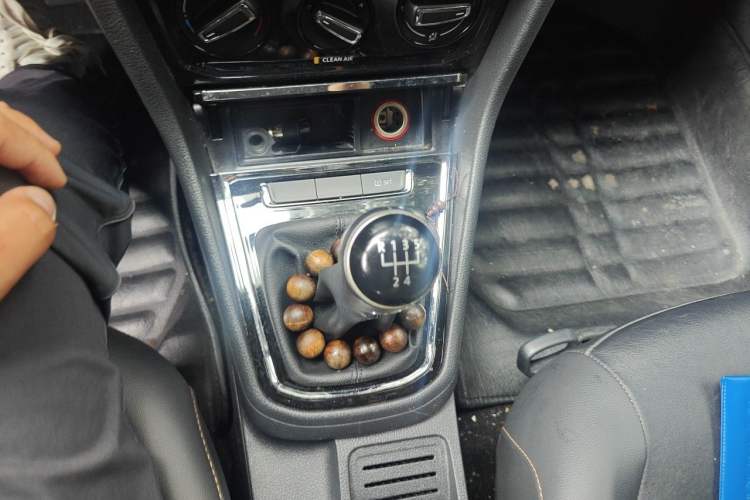 Used Volkswagen Bora 2016 1.6L Manual Comfort Model Gear Lever