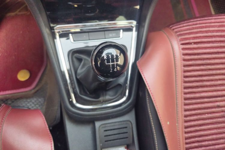 Used Volkswagen Bora 2016 1.6L Manual Comfort Model Gear Lever