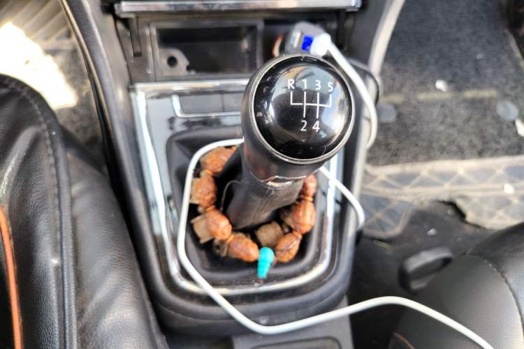 Used Volkswagen Bora 2016 1.6L Manual Comfort Model Gear Lever