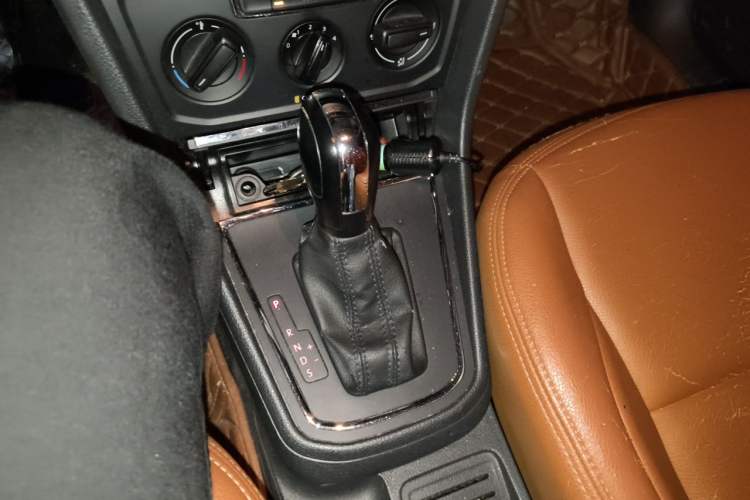 Used Volkswagen Bora 2016 1.6L Automatic Fashion Model Gear Lever