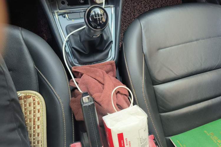 Used Volkswagen Bora 2016 1.6L Manual Comfort Model Gear Lever