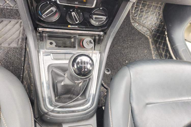 Used Volkswagen Bora 2016 1.6L Manual Comfort Model Gear Lever