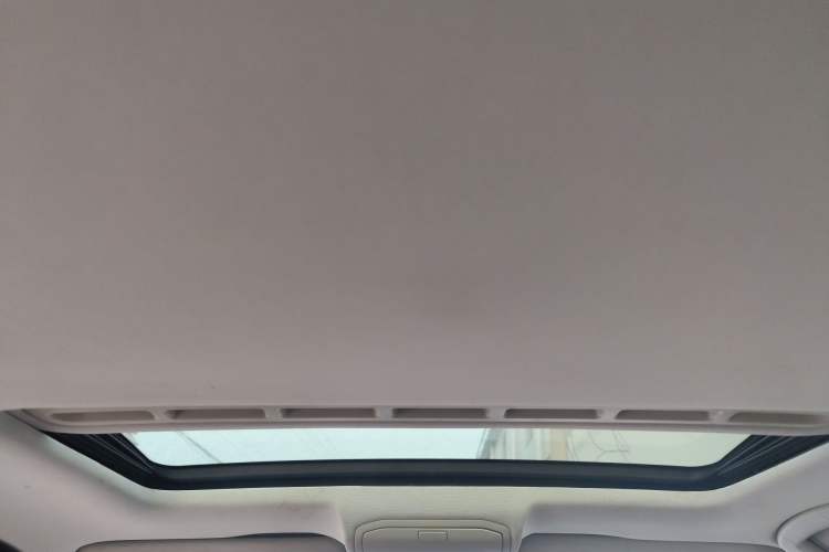 Used Volkswagen Bora 2016 1.6L Manual Comfort Model Headliner