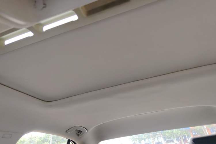 Used Volkswagen Bora 2016 1.6L Manual Comfort Model Headliner