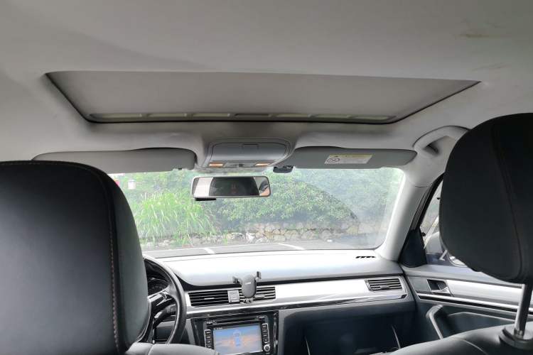 Used Volkswagen Bora 2016 1.6L Manual Comfort Model Headliner