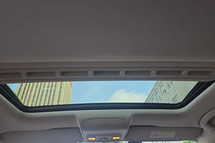 Used Volkswagen Bora 2016 1.6L Manual Comfort Model Headliner