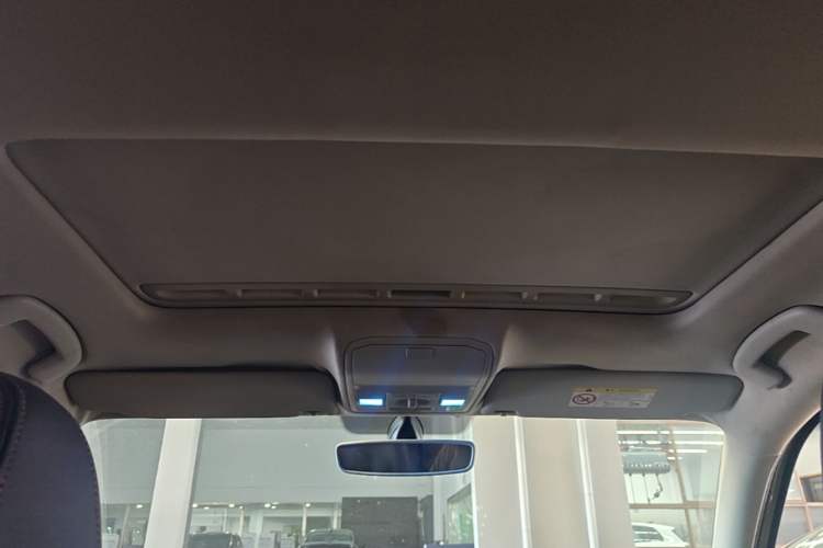 Used Volkswagen Bora 2016 1.6L Automatic Luxury Model Headliner