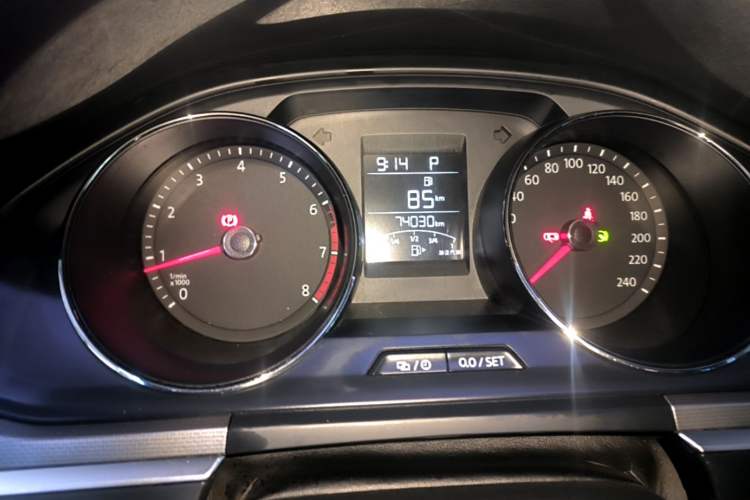 Used Volkswagen Bora 2016 1.6L Automatic Fashion Model Instrument Cluster