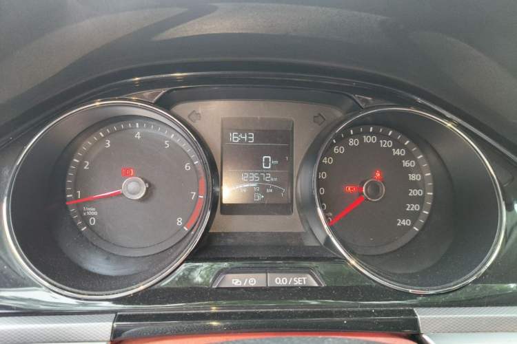 Used Volkswagen Bora 2016 1.6L Manual Comfort Model Instrument Cluster