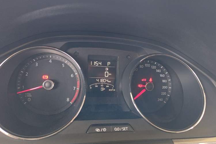 Used Volkswagen Bora 2016 1.6L Automatic Fashion Model Instrument Cluster