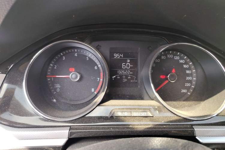 Used Volkswagen Bora 2016 1.6L Manual Comfort Model Instrument Cluster