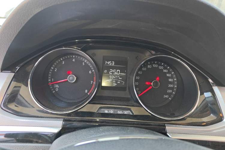 Used Volkswagen Bora 2016 1.6L Manual Comfort Model Instrument Cluster