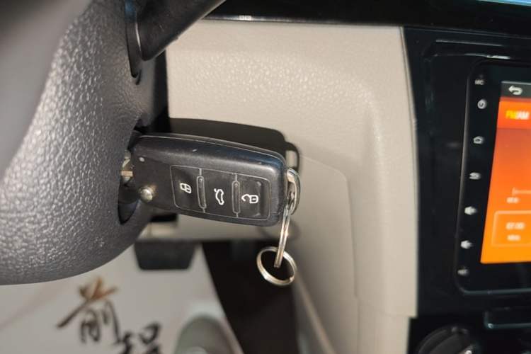 Used Volkswagen Bora 2016 1.6L Automatic Comfort Model Interior 1