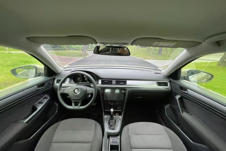 Used Volkswagen Bora 2016 1.6L Automatic Fashion Model Interior 2