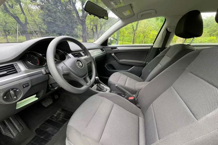 Used Volkswagen Bora 2016 1.6L Automatic Fashion Model Interior 3