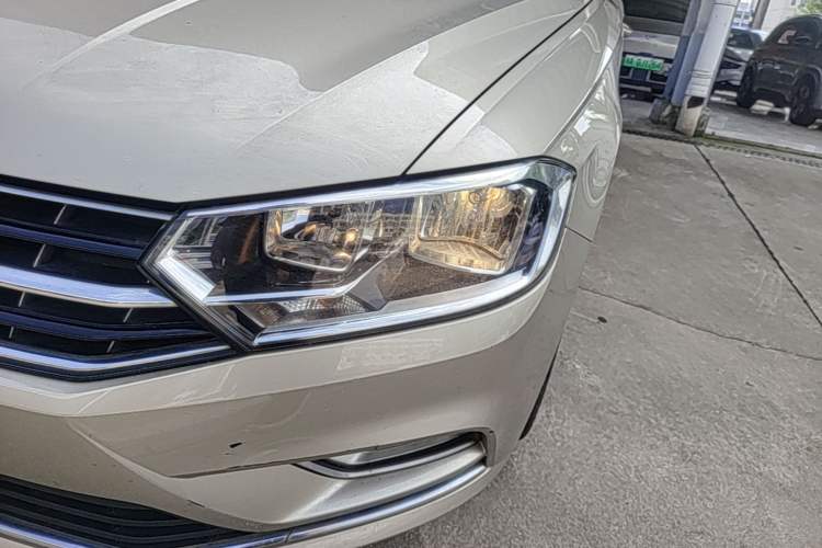 Used Volkswagen Bora 2016 1.6L Automatic Comfort Model Left Front Headlight