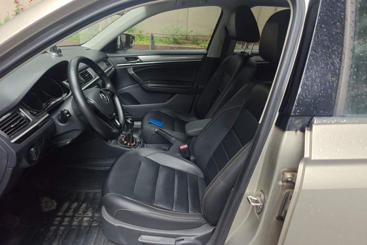 Used Volkswagen Bora 2016 1.6L Manual Comfort Model Left Front Seat