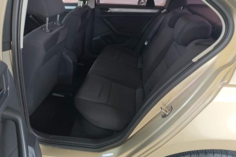 Used Volkswagen Bora 2016 1.6L Automatic Fashion Model Left Rear Seat